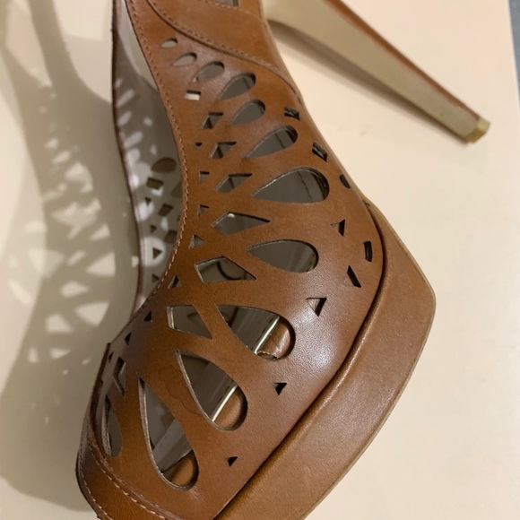 Shoes - Picture 5 of 10